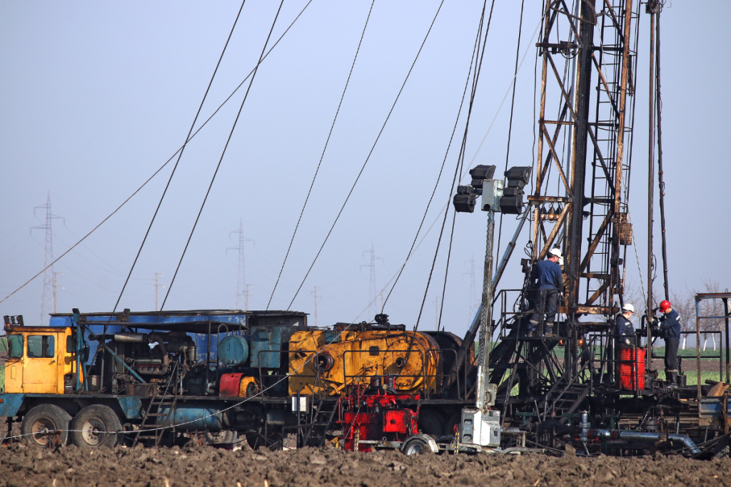 The current image has no alternative text. The file name is: Mortgage-as-a-Oilfield-Worker-in-Alberta.png